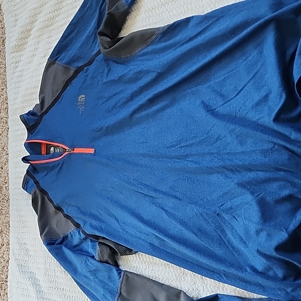 Men's Northface Pullover - image 1